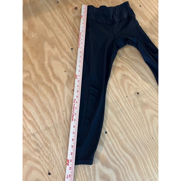 Athleta Black Ultimate Stash Pocket Embossed 7/8 Tight Side/Waist Pocket Size XS - Picture 16 of 16